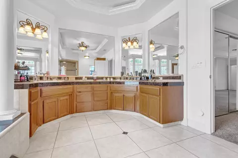 Bath - 3139 Hampton Dr, Madera, CA 93637 photo 1 of 4