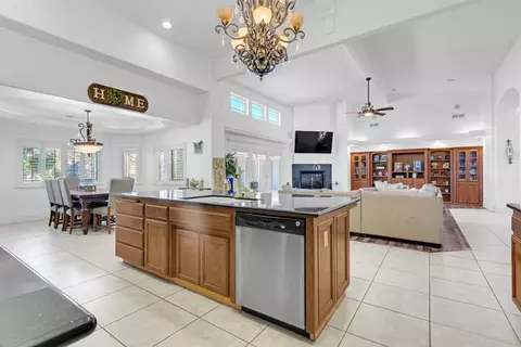 Kitchen - 3139 Hampton Dr, Madera, CA 93637 photo 5 of 5
