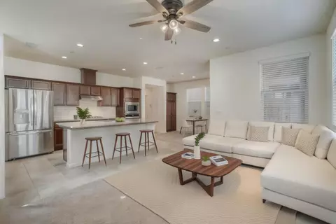 Living - 933 Winchell Way W, Madera, CA 93636 photo 1 of 3