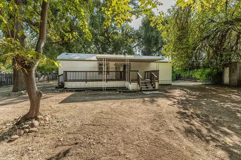 17604 E Kings Canyon Rd #2, Sanger, CA 93657
