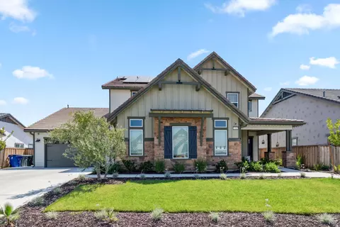 1765 N Renn Ave, Clovis, CA 93619