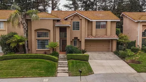 343 Deer Creek Ln, Fresno, CA 93720