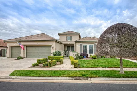 1914 N Greenfield Ave, Clovis, CA 93619