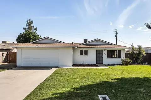 554 Sunset St, Kingsburg, CA 93631