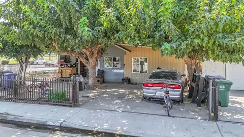 Exterior - 255 J St, Parlier, CA 93648 photo 5 of 5