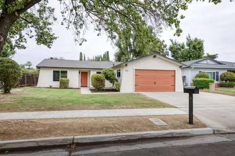 3346 W Dovewood Ln, Fresno, CA 93711