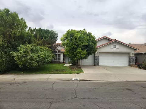 2298 E Trenton Ave, Fresno, CA 93720