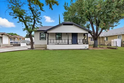 2842 B St, Selma, CA 93662