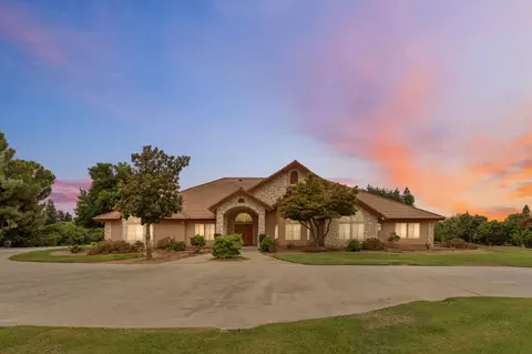 7357 E Dennett Ave, Fresno, CA 93737