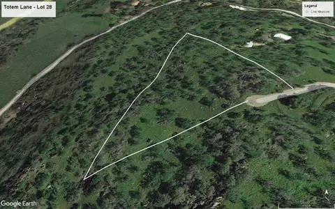 28 Totem Ln, Yokuts Valley, CA 93675