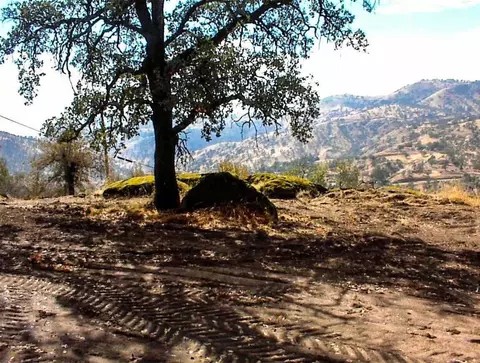 28 Totem Ln, Yokuts Valley, CA 93675