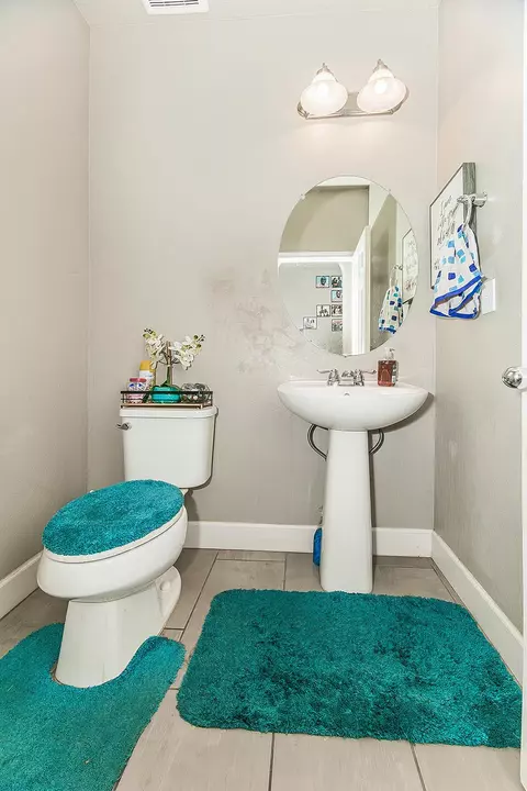 Bath - 3549 Taylor Ln, Clovis, CA 93619 photo 1 of 4