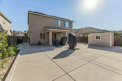 Exterior - 3549 Taylor Ln, Clovis, CA 93619 photo 3 of 6