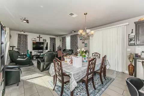 Dining - 3549 Taylor Ln, Clovis, CA 93619 photo 2 of 2