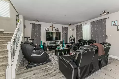 Living - 3549 Taylor Ln, Clovis, CA 93619 photo 1 of 2