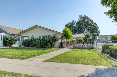 1449 Lincoln St, Kingsburg, CA 93631