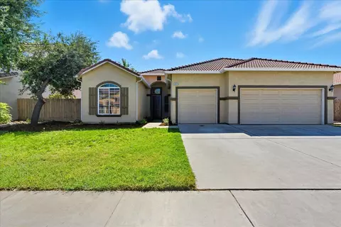1277 Paradise Loop, Lemoore, CA 93245