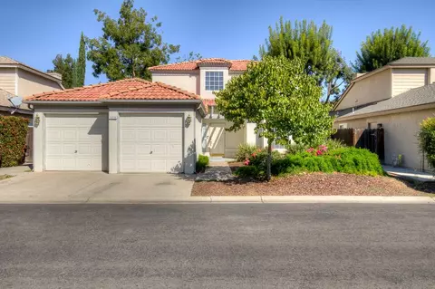 1318 E Bedford Ave, Fresno, CA 93720