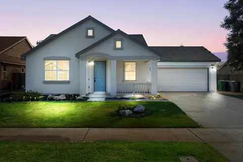 2162 N East Ct, Reedley, CA 93654