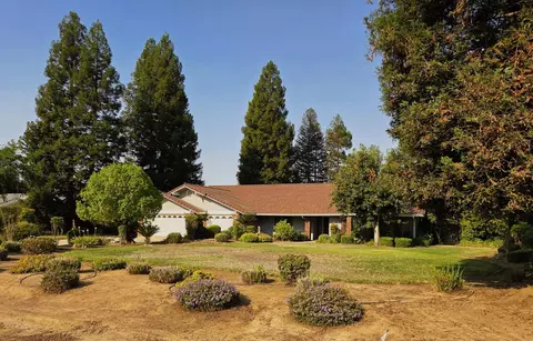 12534 Fernwood Dr, Madera, CA 93636
