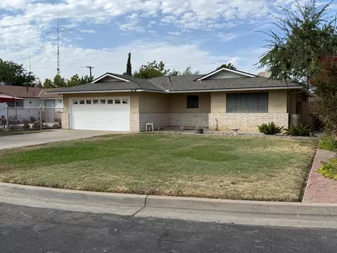 205 Desanti Ave, Madera, CA 93637