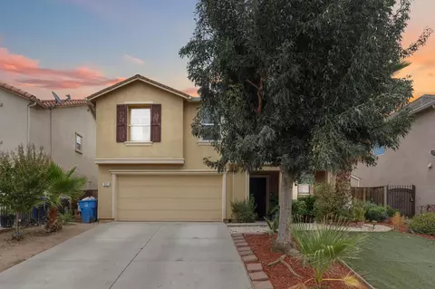 631 Persimmon St, Madera, CA 93638