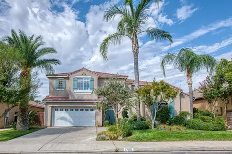 1780 N Mckelvy Ave, Clovis, CA 93619
