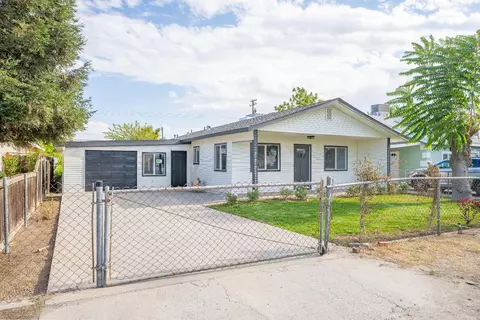 2423 Sandy St, Caruthers, CA 93609