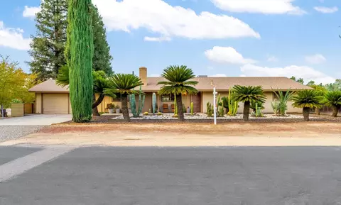 36295 Kensington Dr, Madera, CA 93636