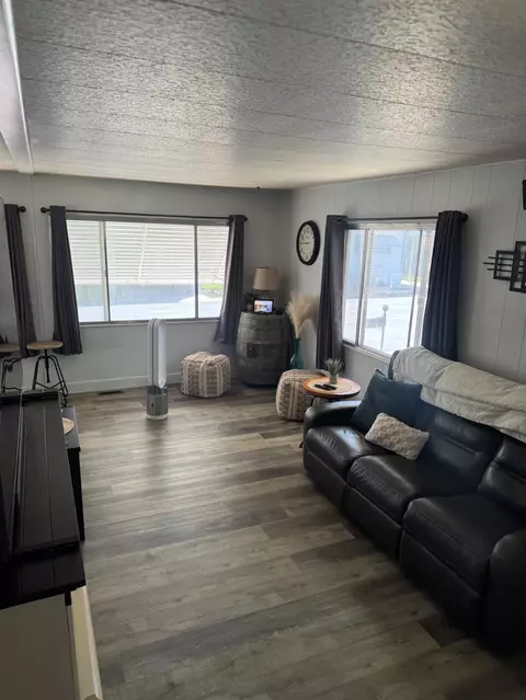 1500 W Villa Ave N #107, Clovis, CA 93612 photo 4