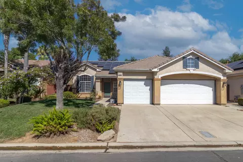 10502 E Greenbury Way, Clovis, CA 93619