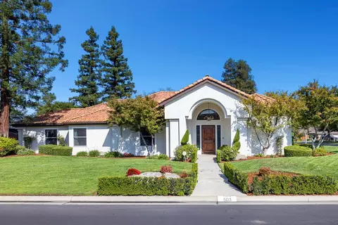 503 W Athens Ave, Clovis, CA 93611