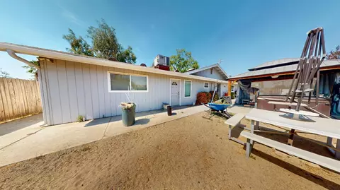 Exterior - 17841 Rodeo Dr, Madera, CA 93638 photo 4 of 6