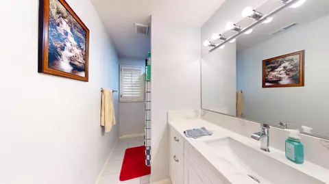 Bath - 17841 Rodeo Dr, Madera, CA 93638 photo 4 of 4