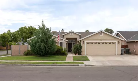6407 E Inyo St, Fresno, CA 93727