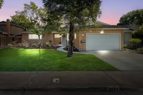 2877 Caesar Ave, Clovis, CA 93612