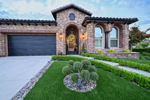 11767 N Bella Vita Ave, Fresno, CA 93730