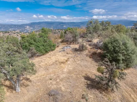 51276 Geranium Ln, Yokuts Valley, CA 93675 photo 5
