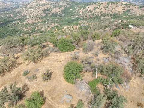 51276 Geranium Ln, Yokuts Valley, CA 93675 photo 4
