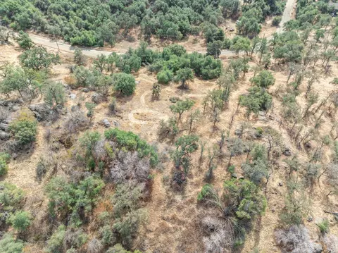51276 Geranium Ln, Yokuts Valley, CA 93675 photo 9