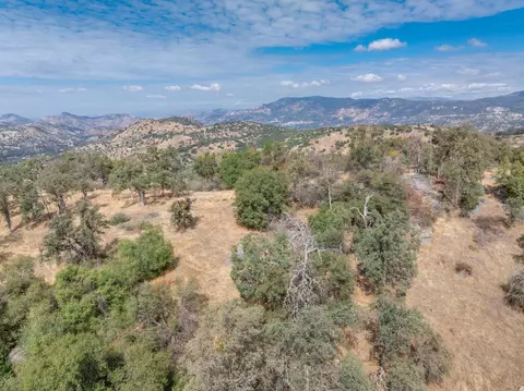 51276 Geranium Ln, Yokuts Valley, CA 93675 photo 3