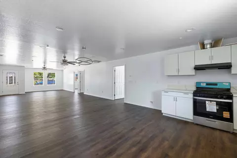 Living - 1312 Carrey Ave, Madera, CA 93638 photo 7 of 8
