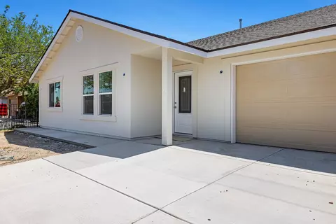 Exterior - 1312 Carrey Ave, Madera, CA 93638 photo 2 of 6
