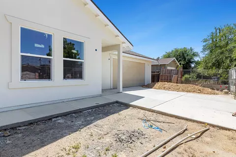 Exterior - 1312 Carrey Ave, Madera, CA 93638 photo 3 of 6