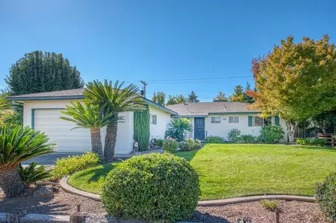572 W Pico Ave, Clovis, CA 93612