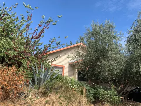 3051 E Mckenzie Ave, Fresno, CA 93701