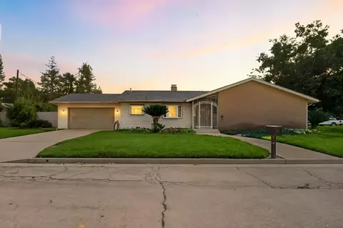 5474 N 7th St, Fresno, CA 93710