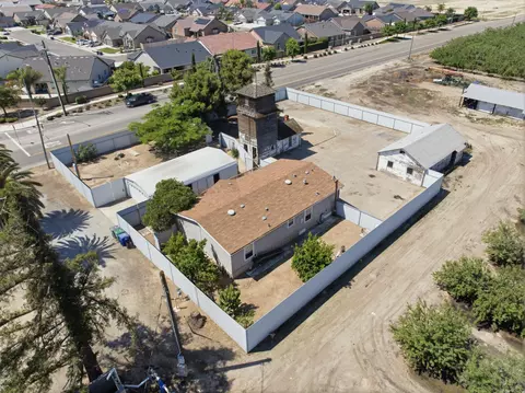 13945 S Academy Ave, Kingsburg, CA 93631