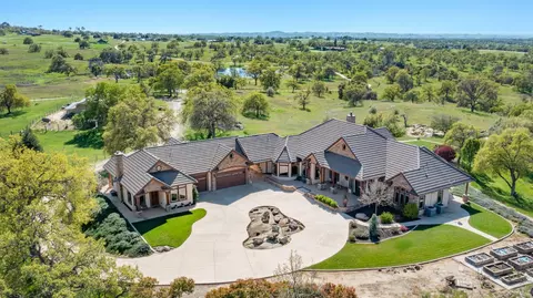 34310 Barn Owl Rd, Raymond, CA 93653