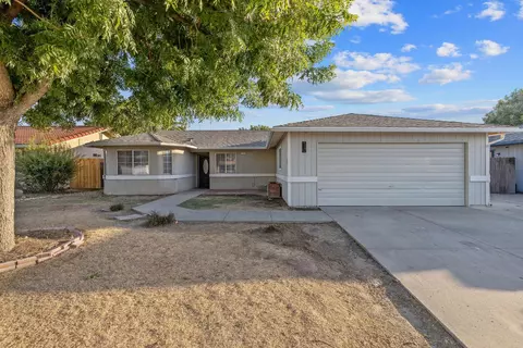 1249 Levich St, Hanford, CA 93230